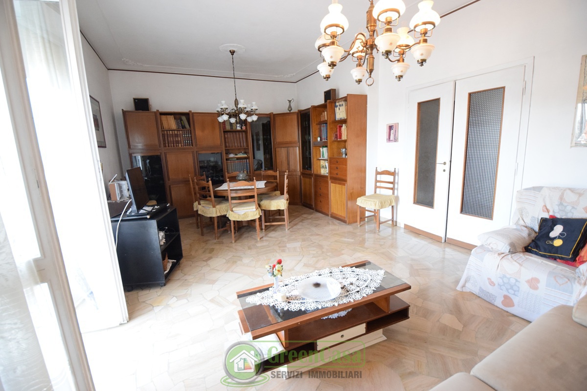 Trilocale con box in via donatello, Caponago