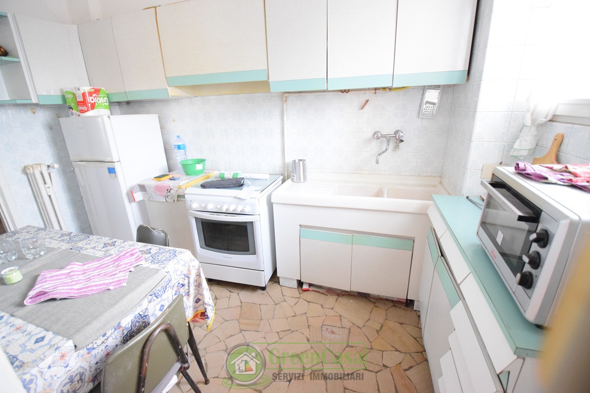 Trilocale con box in via donatello, Caponago