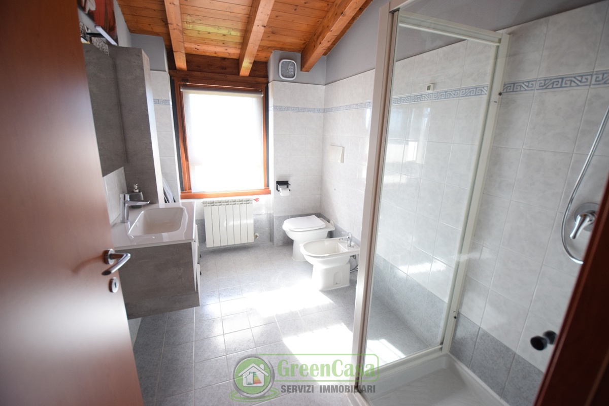 Appartamento in vendita in via achille grandi, Roncello