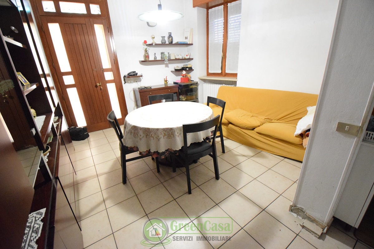 Trilocale con box doppio in via scotti, Ornago