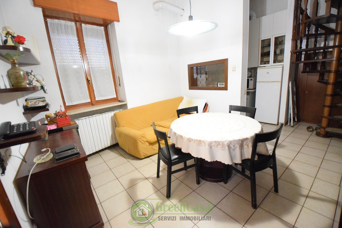 Trilocale con box doppio in via scotti, Ornago