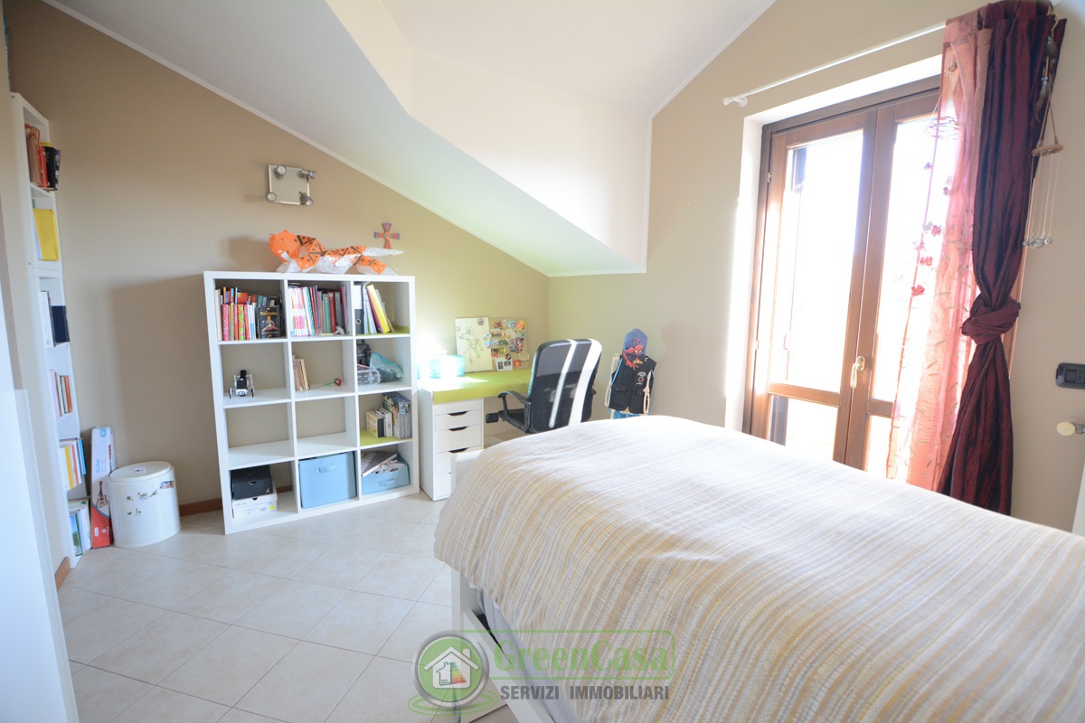 Trilocale con terrazzo in via cereda, Cavenago di Brianza