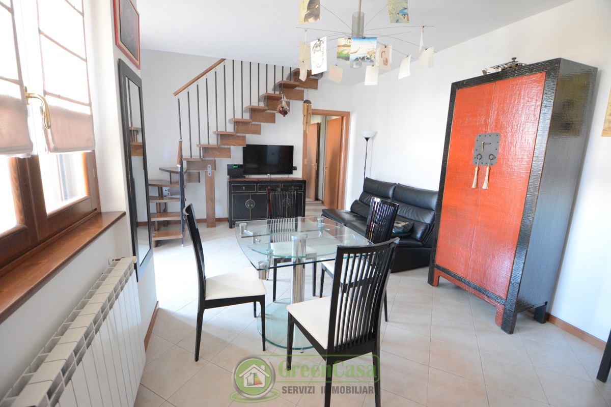 Trilocale con terrazzo in via cereda, Cavenago di Brianza