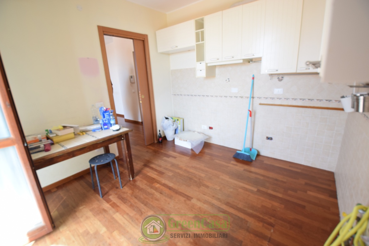 Trilocale con terrazzo in via santuario, Ornago