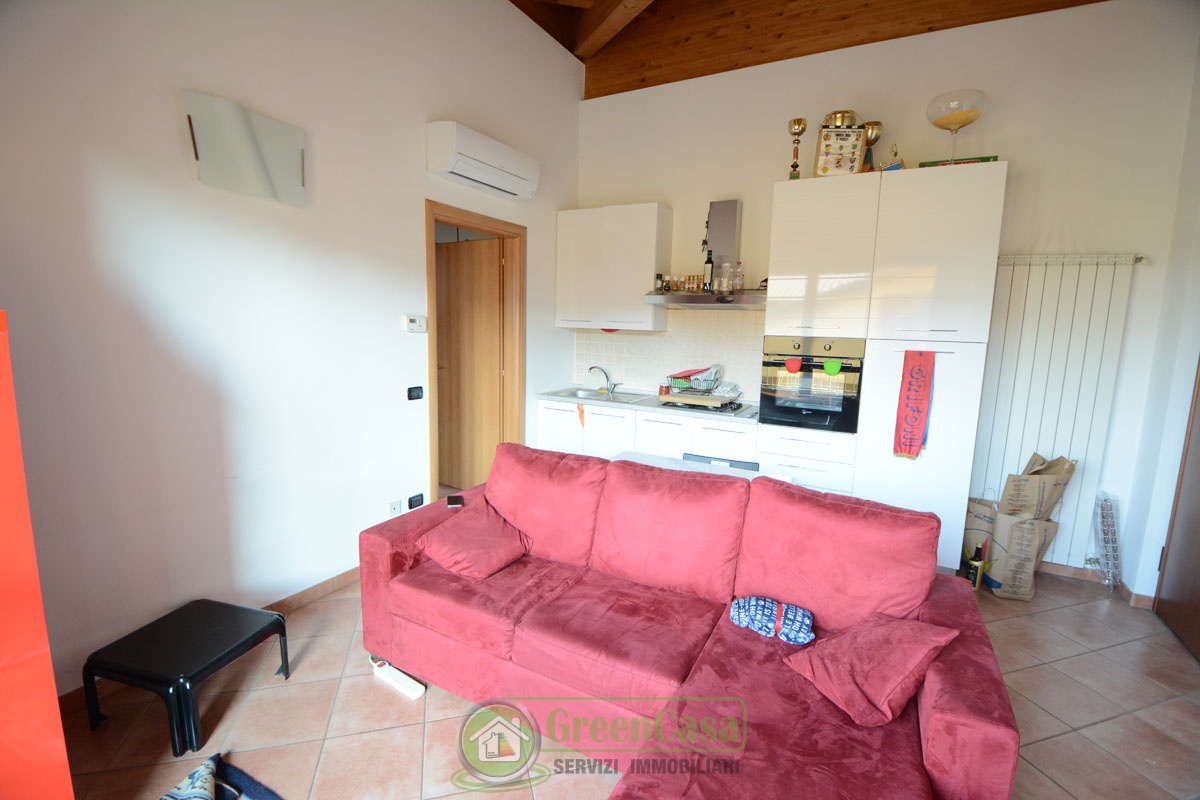 Bilocale con terrazzo in via de gasperi, Trezzano Rosa
