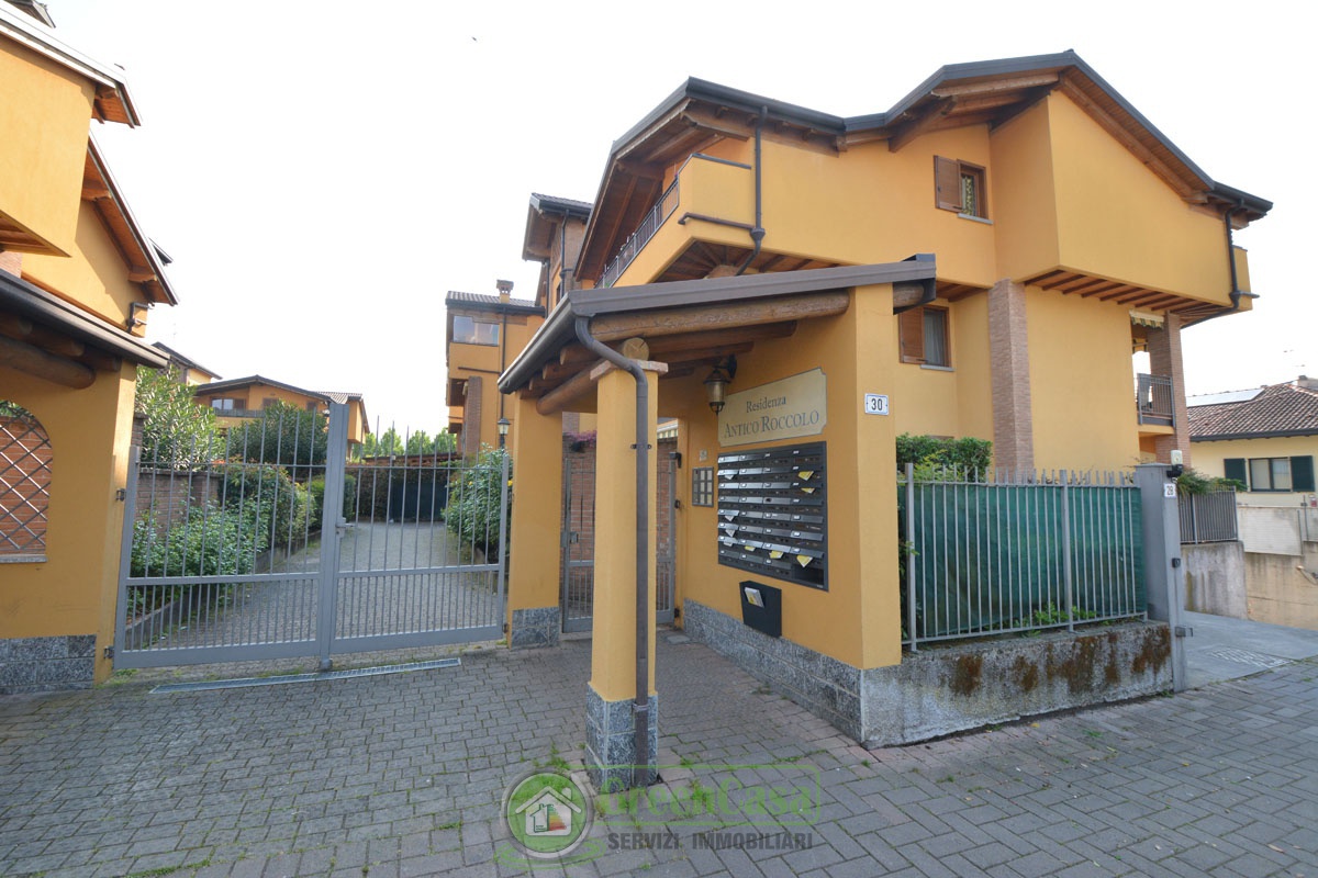 Bilocale con terrazzo in via de gasperi, Trezzano Rosa