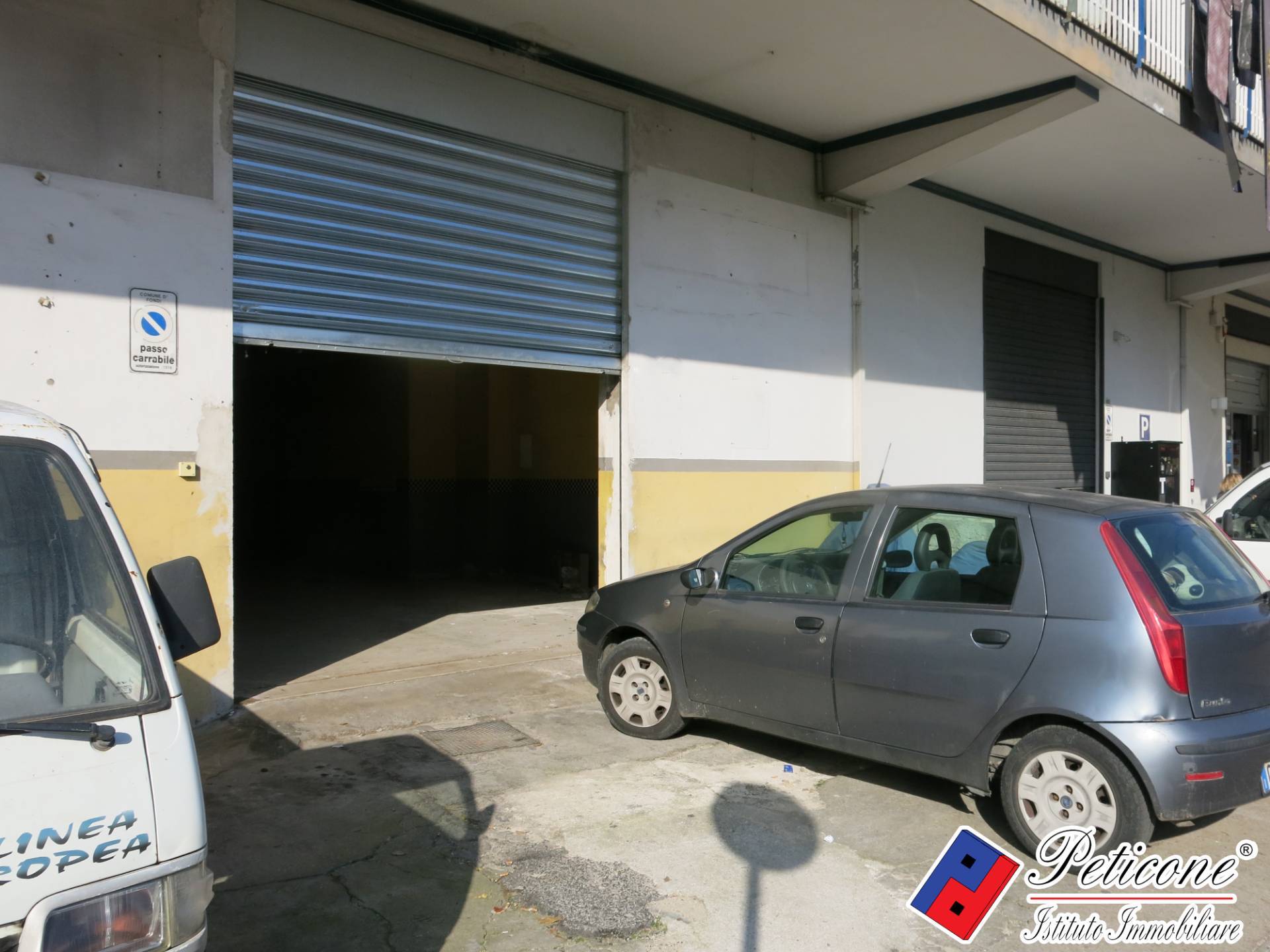 Locale in vendita a Fondi, Semicentro