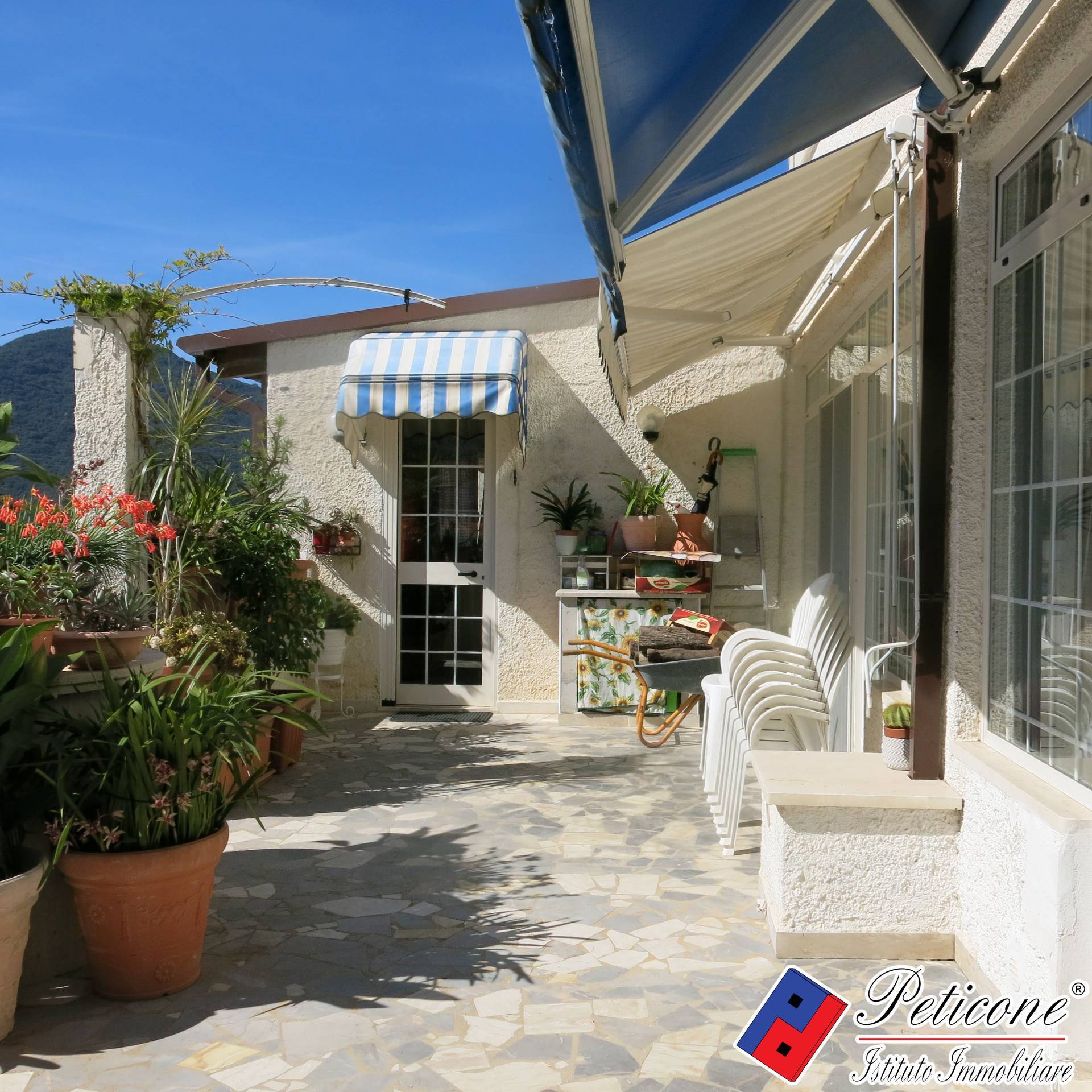 Villa in vendita a Monte San Biagio, Semicentro