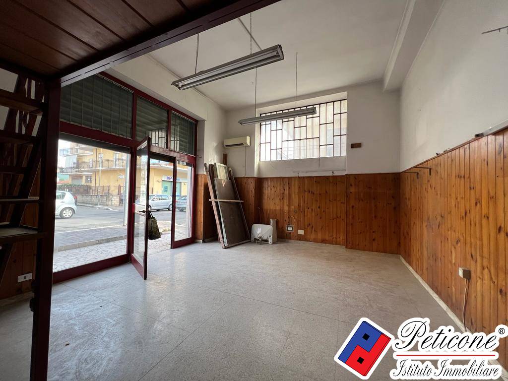 Locale in affitto a Fondi, Centro