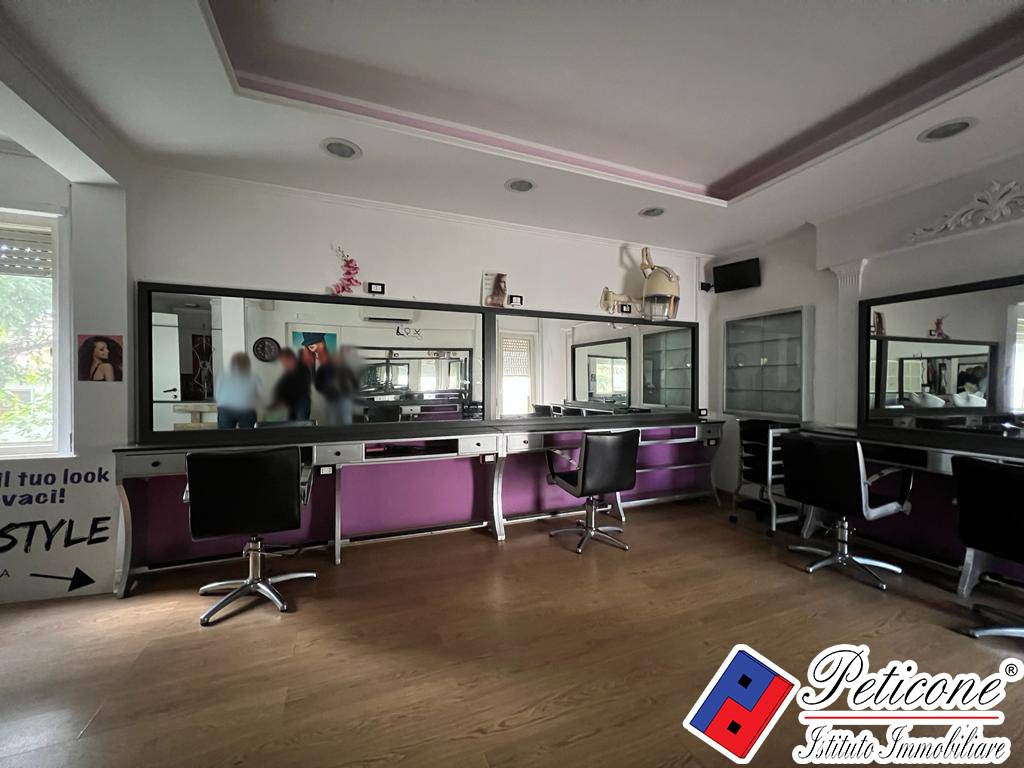 Locale in affitto a Lenola, Centro