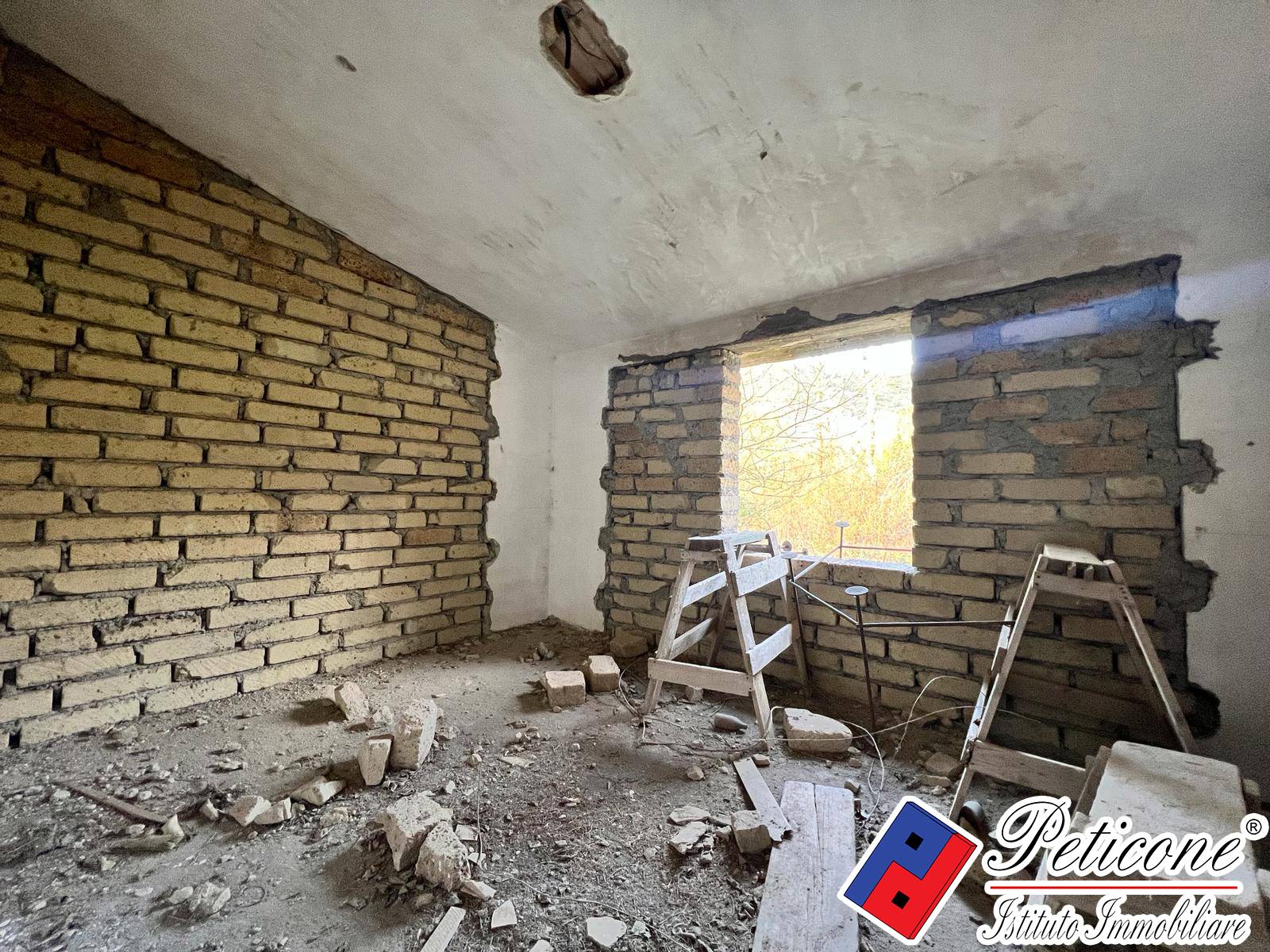 Villa in vendita a Lenola, Semicentro