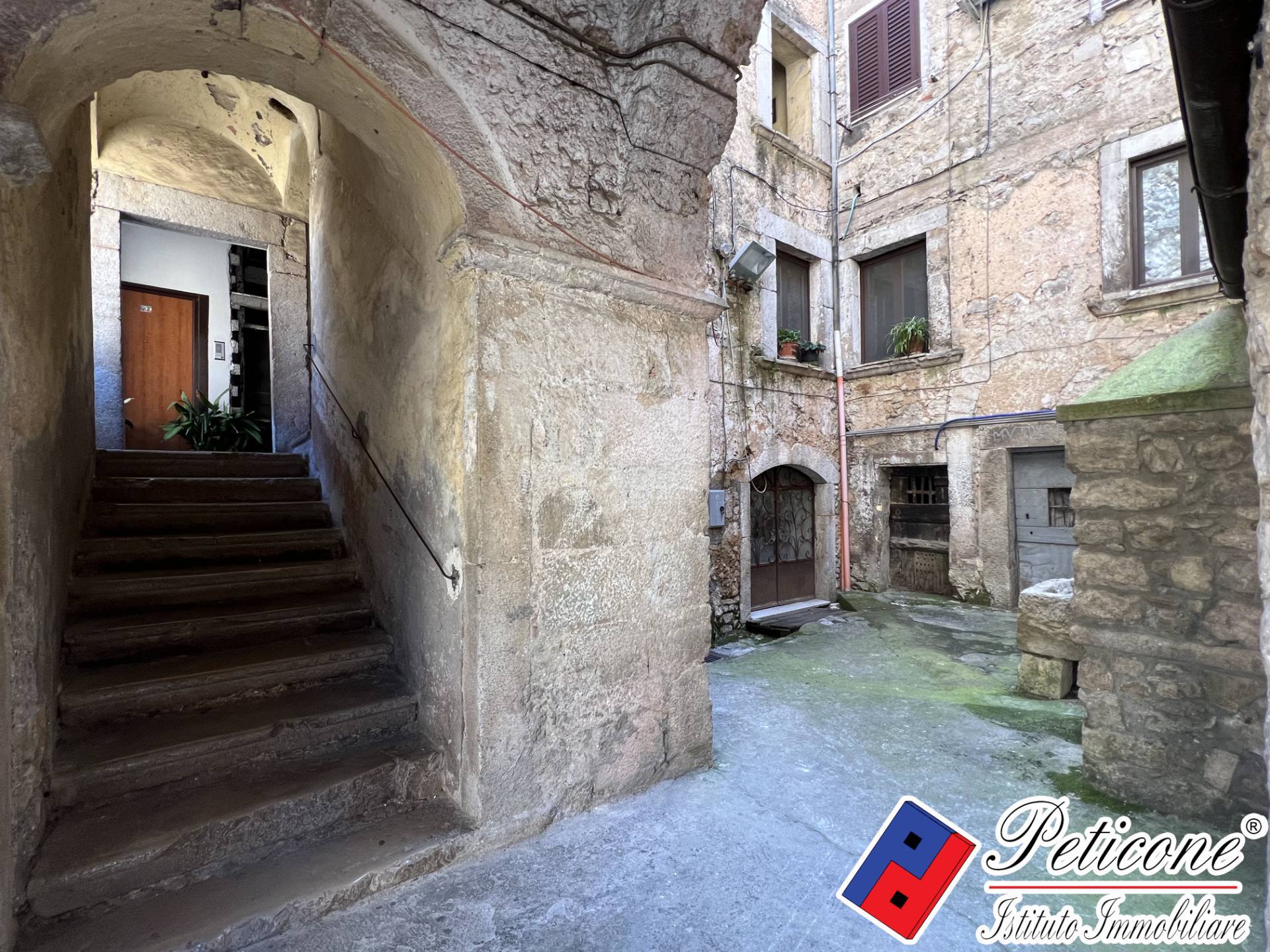 Appartamento in vendita a Vallecorsa