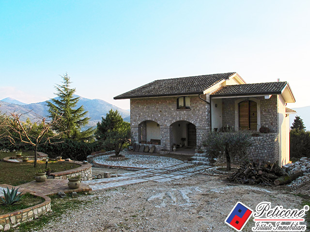 Villa in vendita a Lenola, Centro