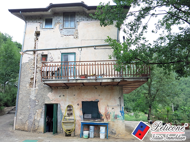 Villa in vendita a Lenola, Semicentro