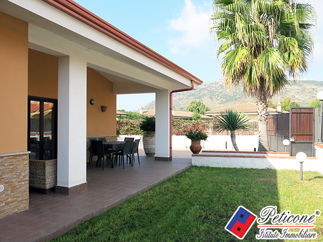 Villa in vendita a Fondi, Marina di Fondi