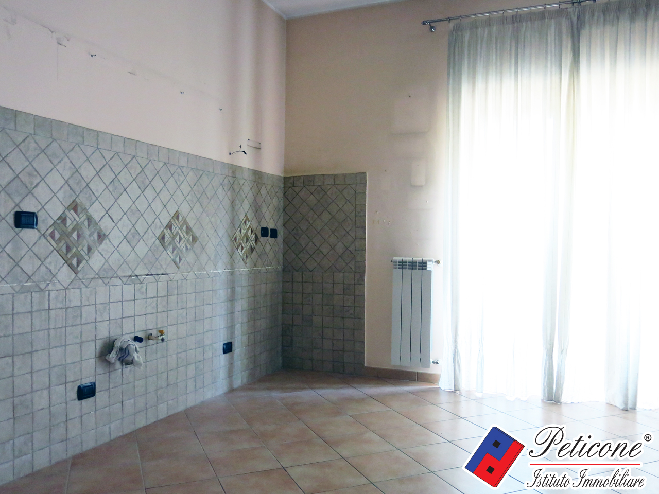 Appartamento in vendita a Fondi, Centro storico