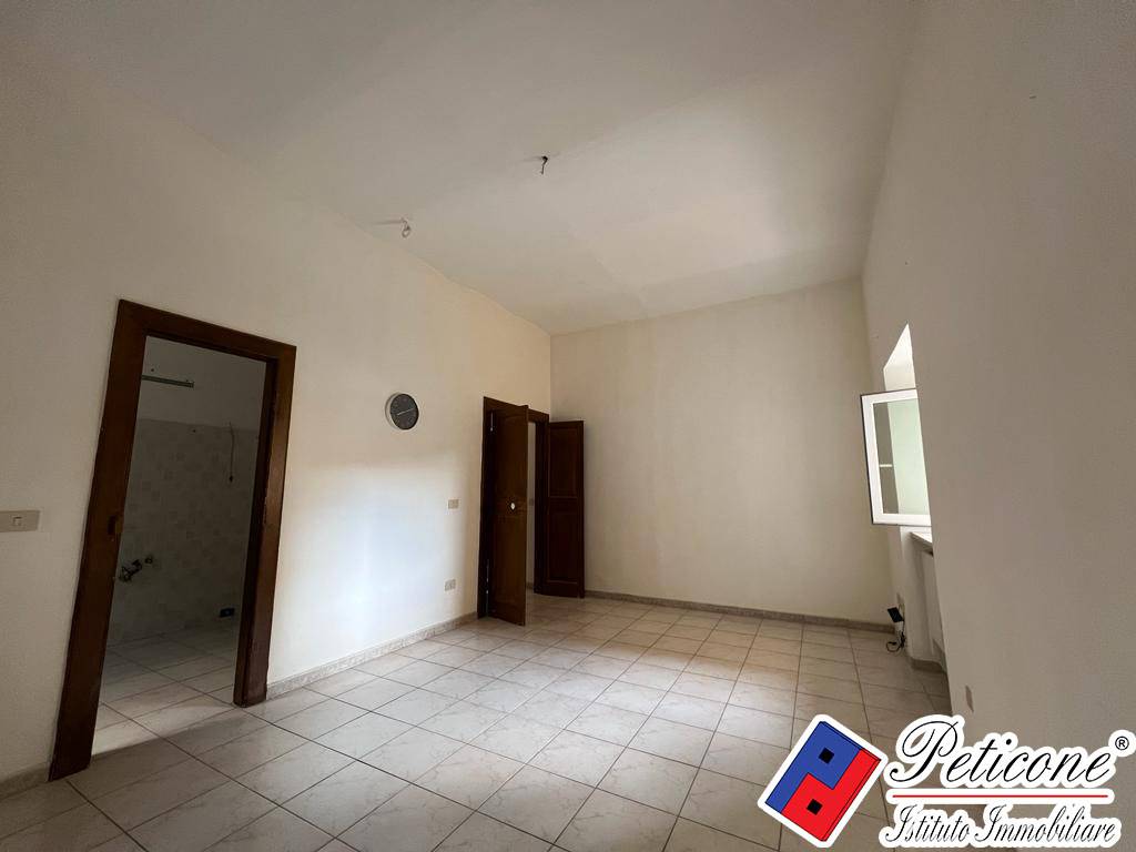 Appartamento in vendita a Lenola, Centro