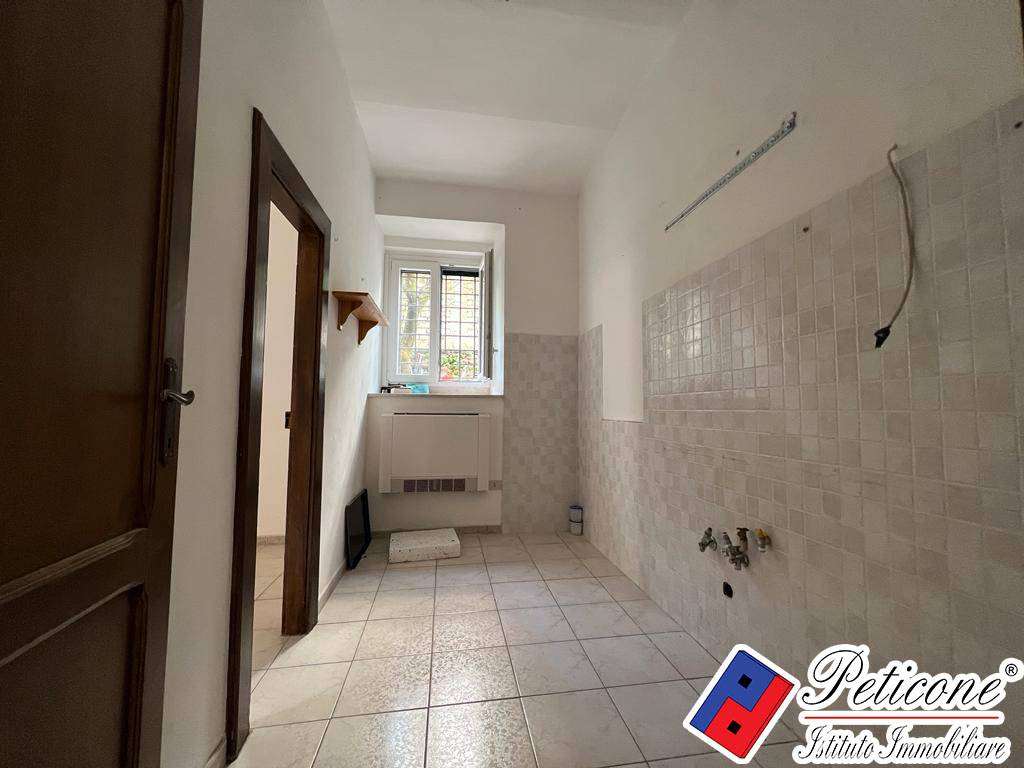 Appartamento in vendita a Lenola, Centro