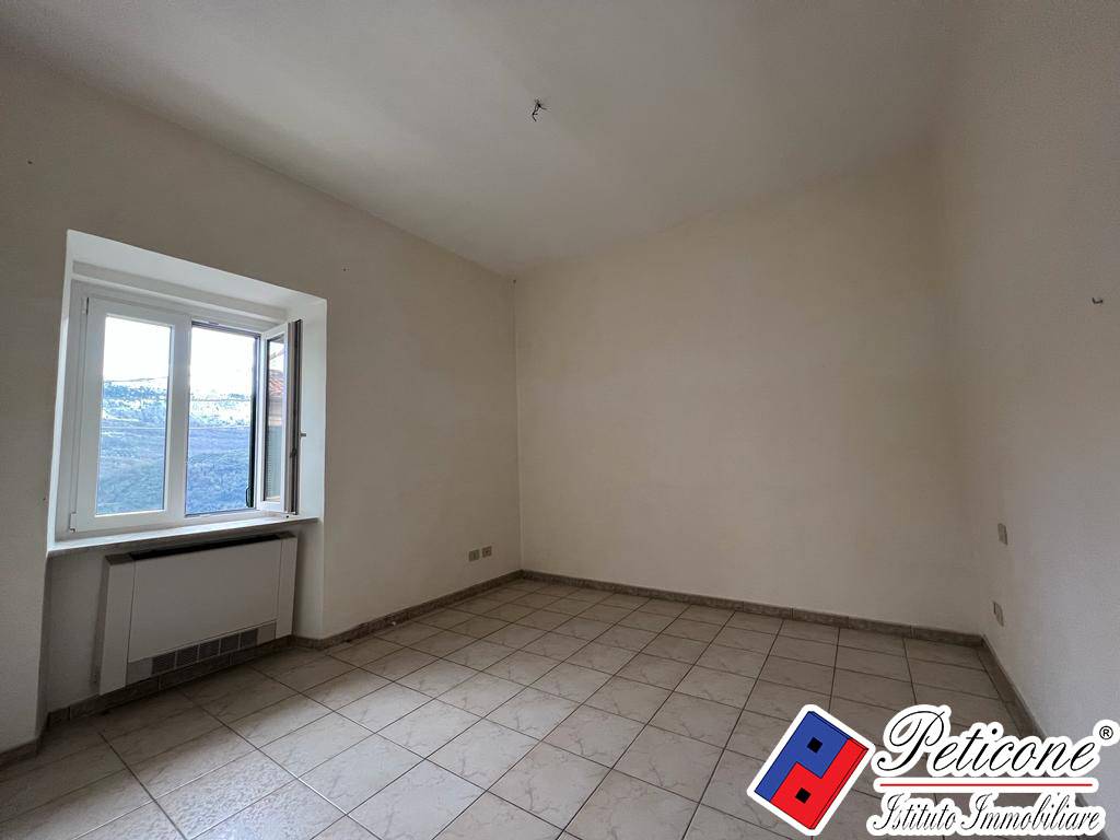 Appartamento in vendita a Lenola, Centro