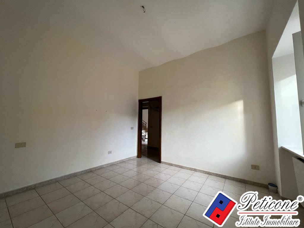 Appartamento in vendita a Lenola, Centro