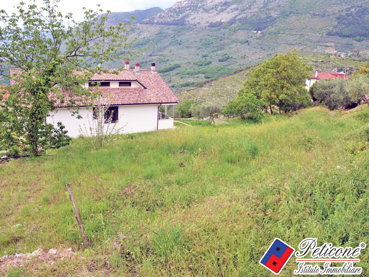 Terreno edificabile in vendita a Lenola, Semicentro