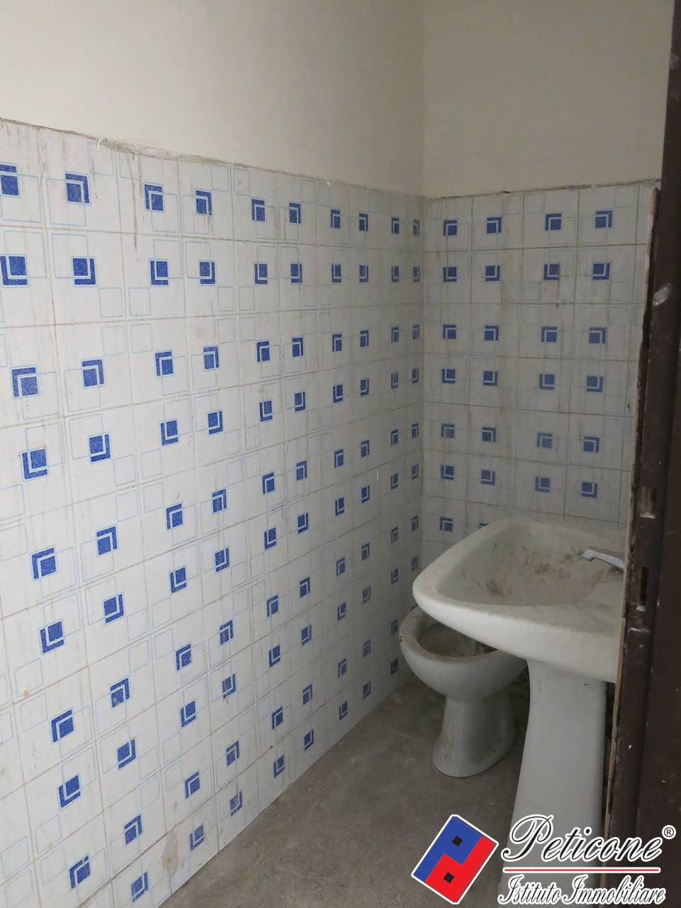 Locale in affitto a Fondi, Centro