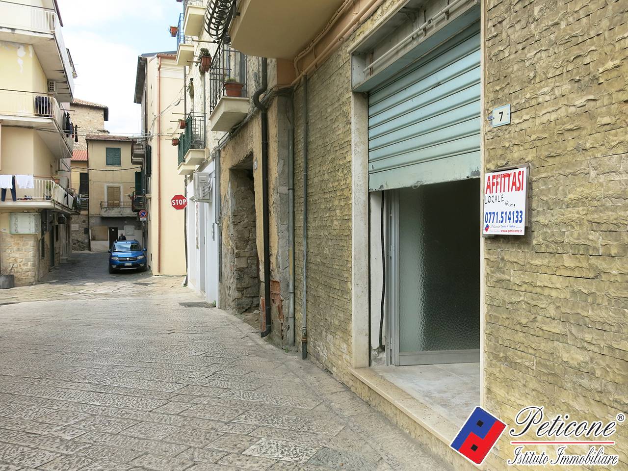 Locale in affitto a Fondi, Centro