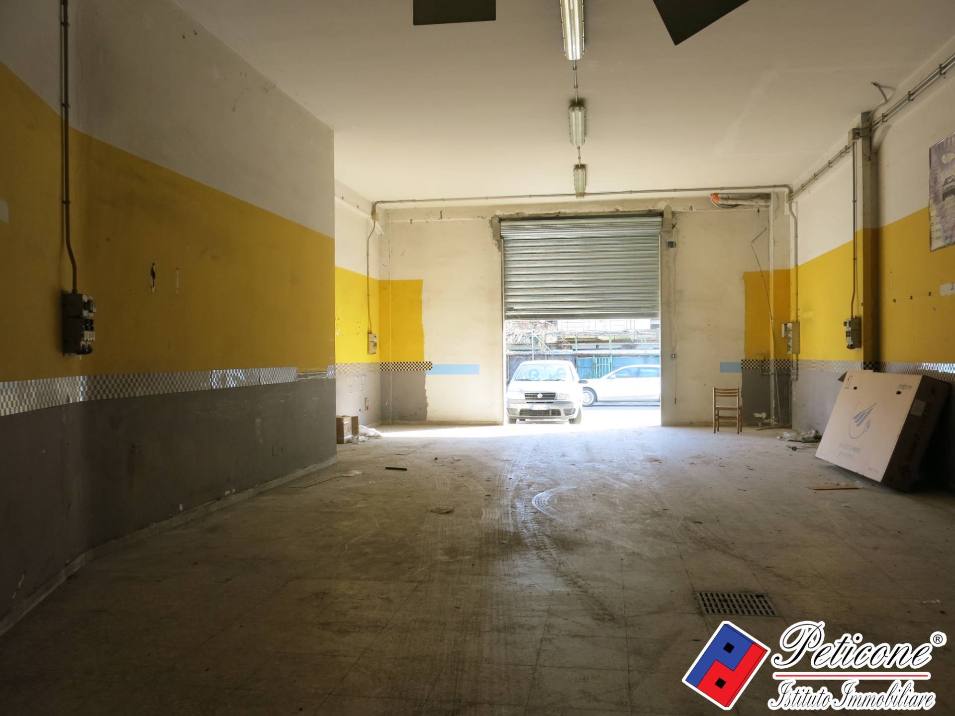 Locale in vendita a Fondi, Semicentro