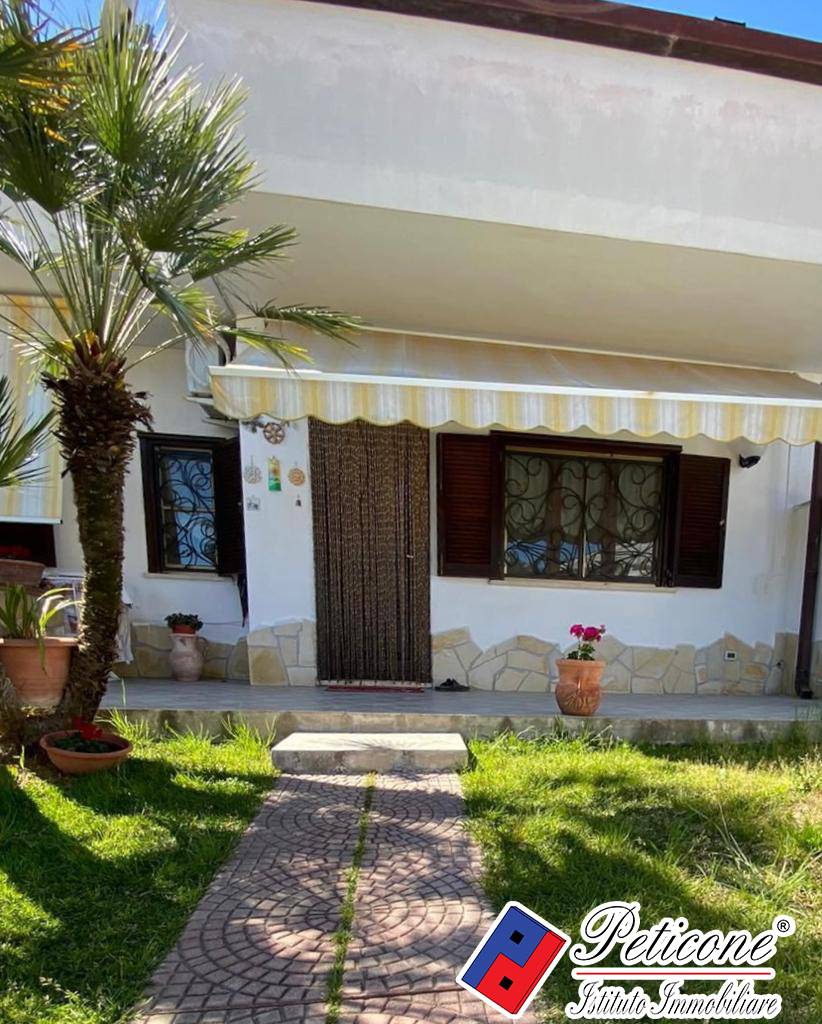Villa in vendita a Fondi, Marina di Fondi