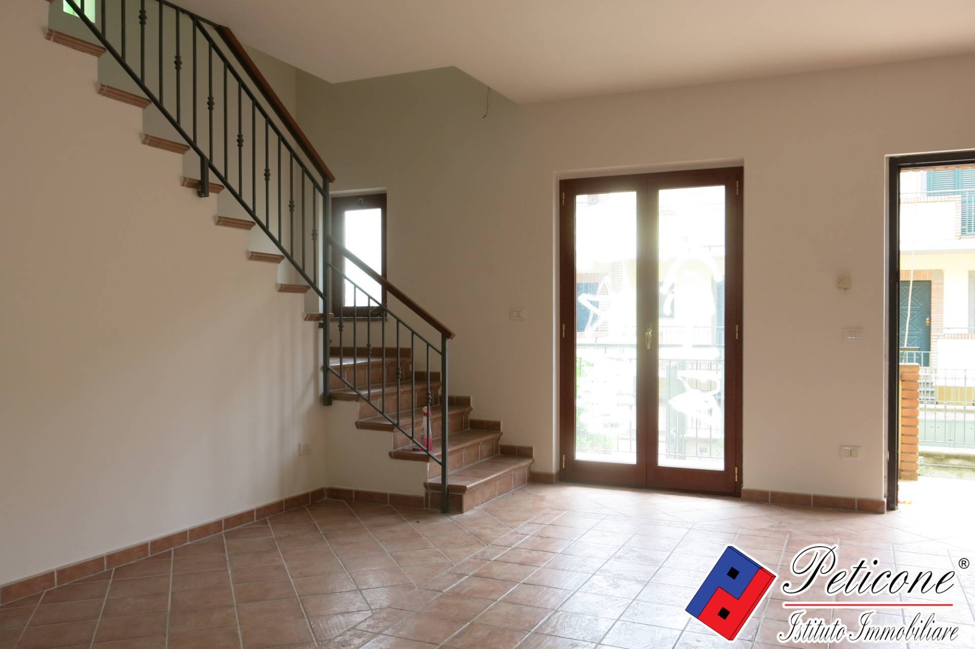 Villa in vendita a Fondi, Semicentro