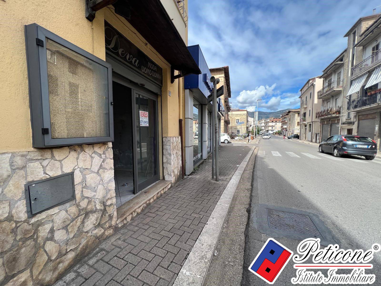 Locale in vendita a Fondi