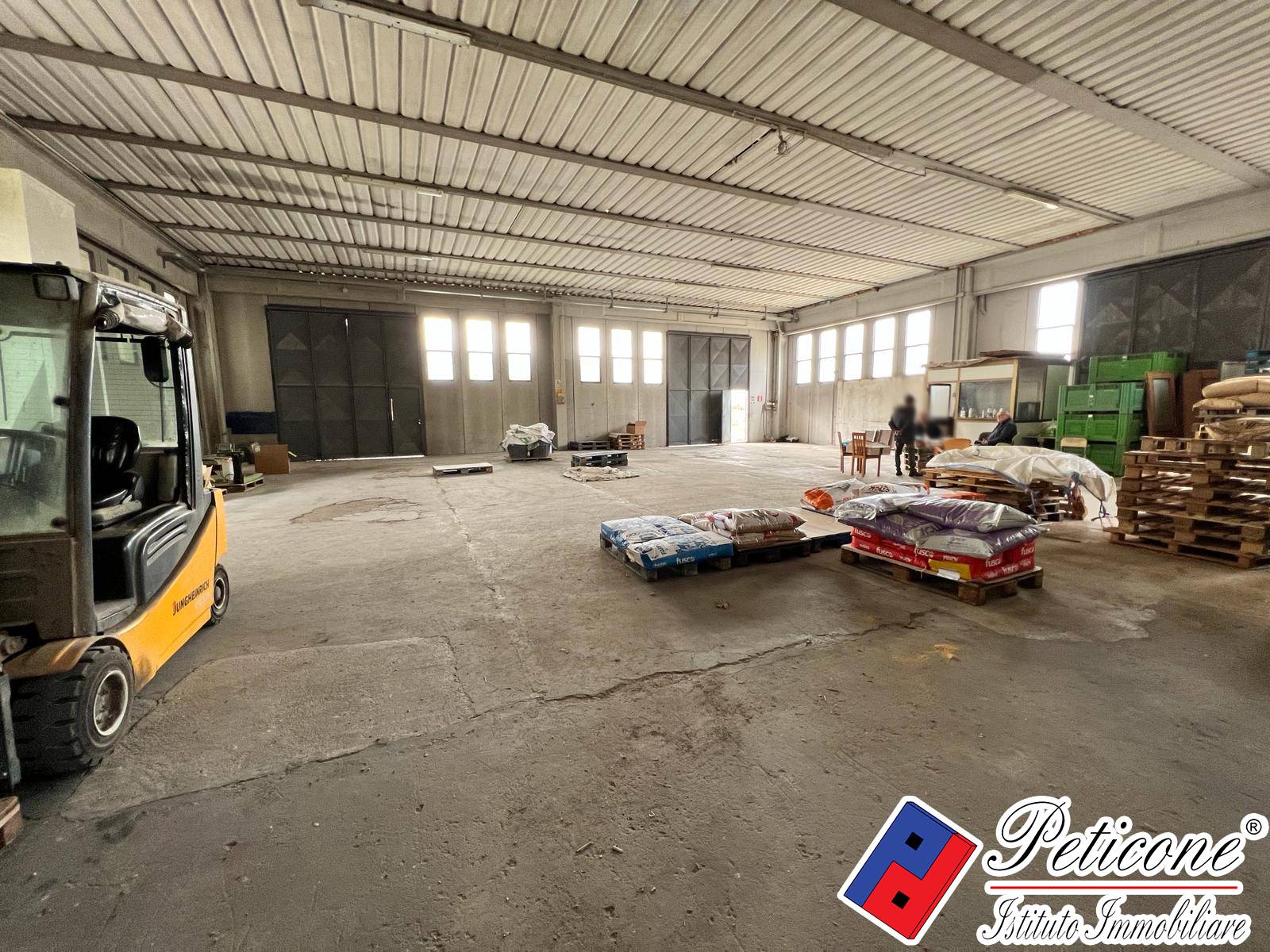 Locale in vendita a Monte San Biagio, Semicentro