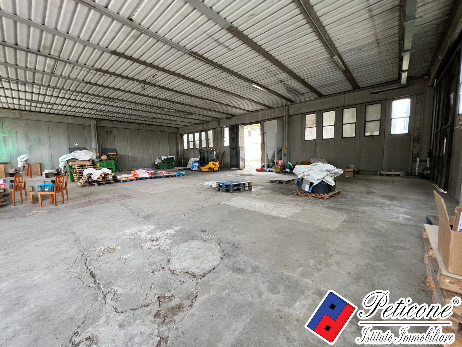 Locale in vendita a Monte San Biagio, Semicentro