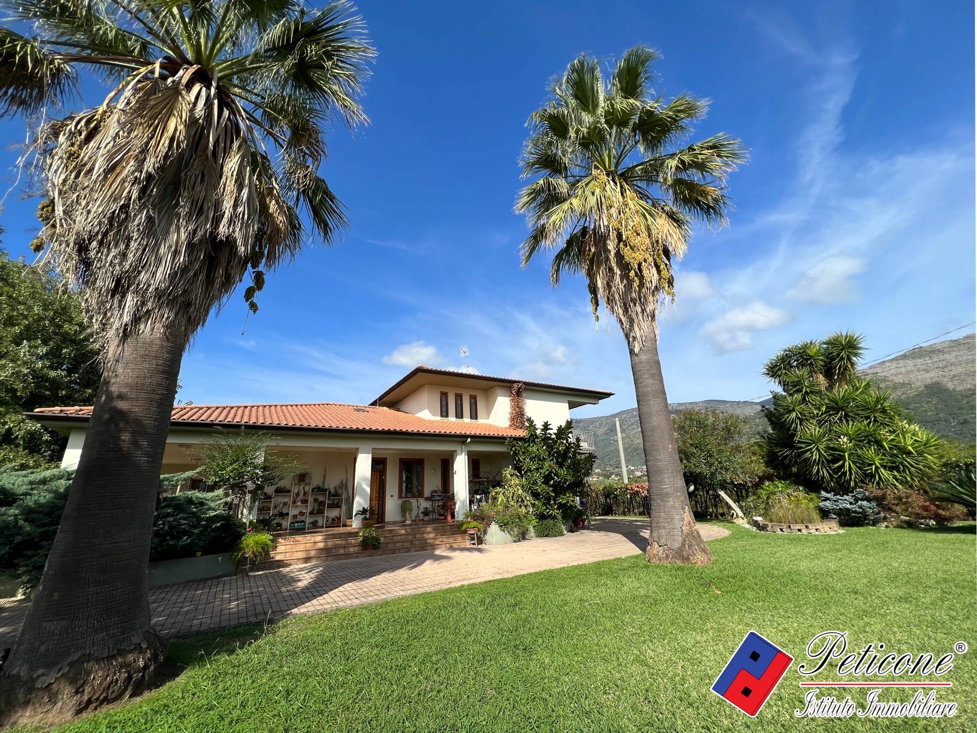 Villa in vendita a Fondi