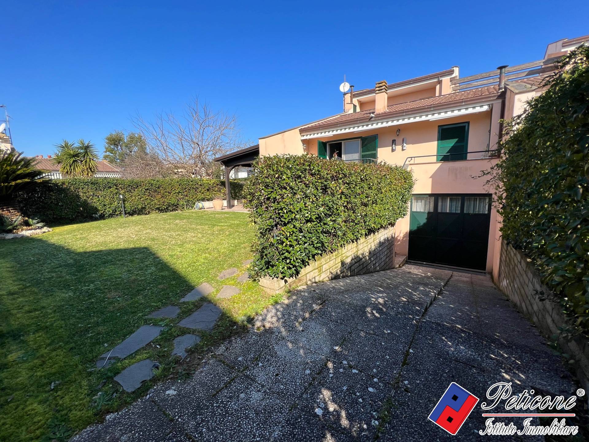 Villa in vendita a Fondi