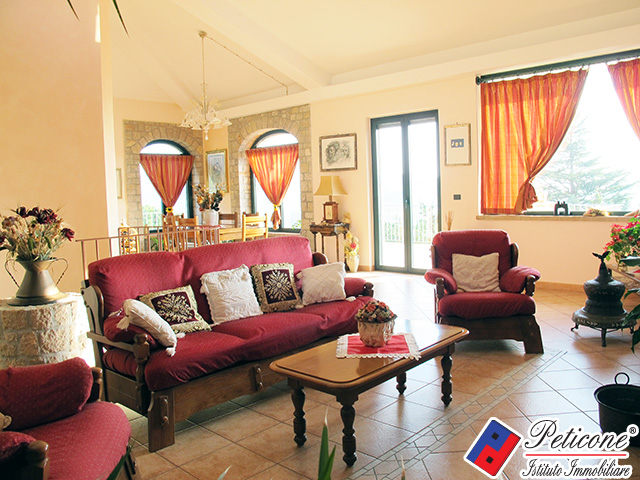 Villa in vendita a Lenola, Centro