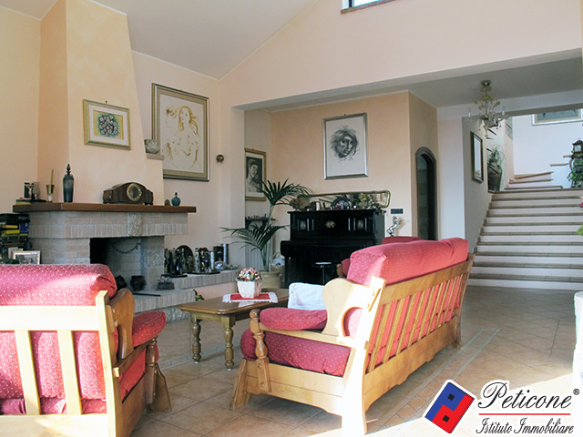 Villa in vendita a Lenola, Centro