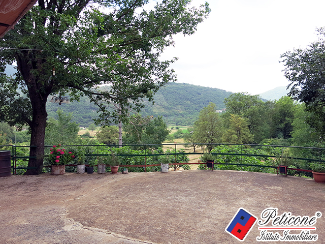 Villa in vendita a Lenola, Semicentro