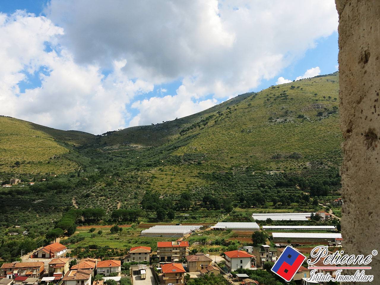 Stabile-Palazzo in vendita a Fondi, Semicentro