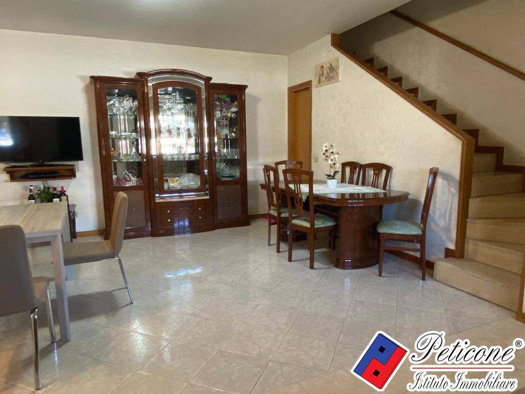 Villa in vendita a Fondi, Marina di Fondi