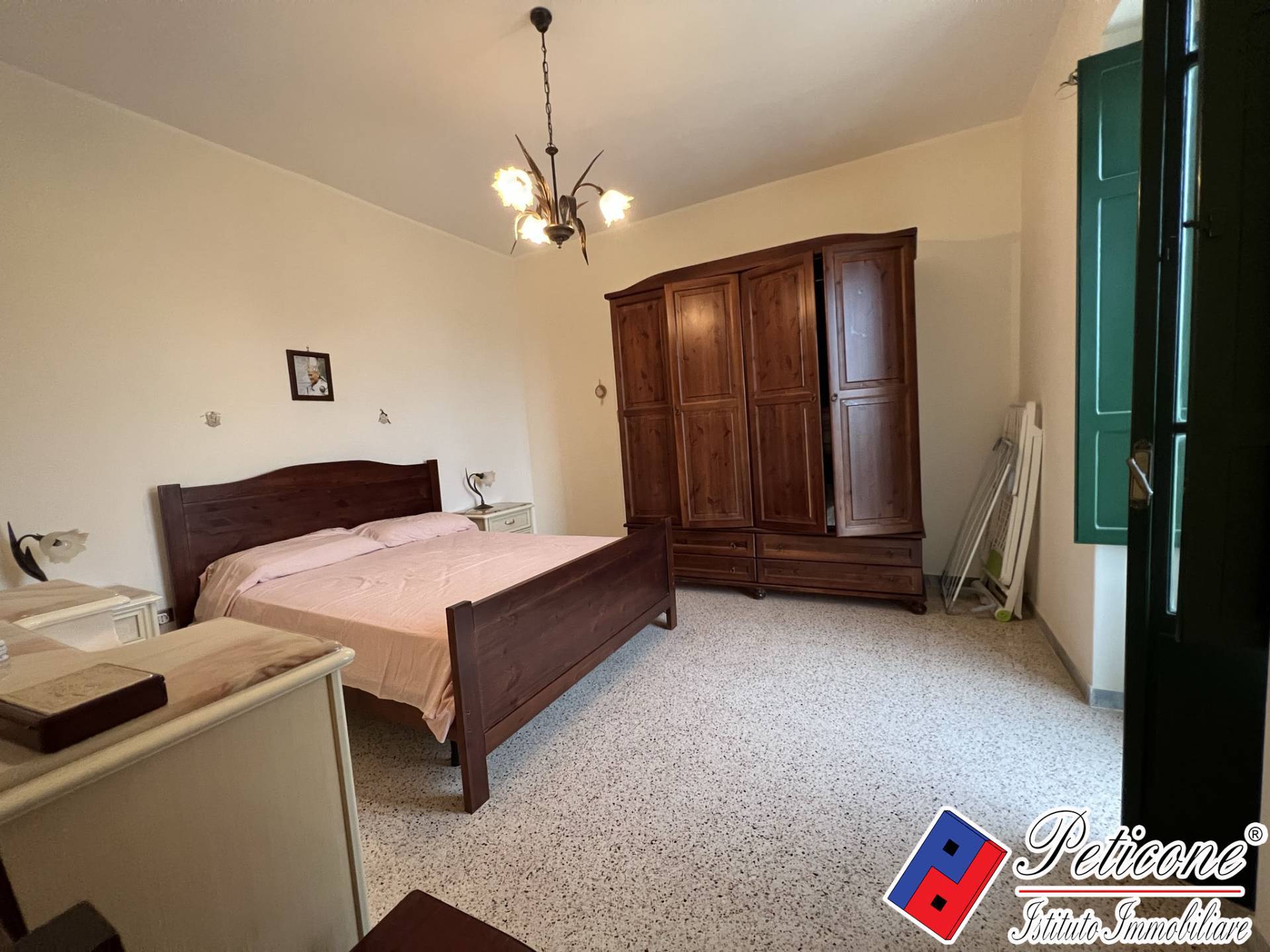 Stabile-Palazzo in vendita a Fondi, San Magno