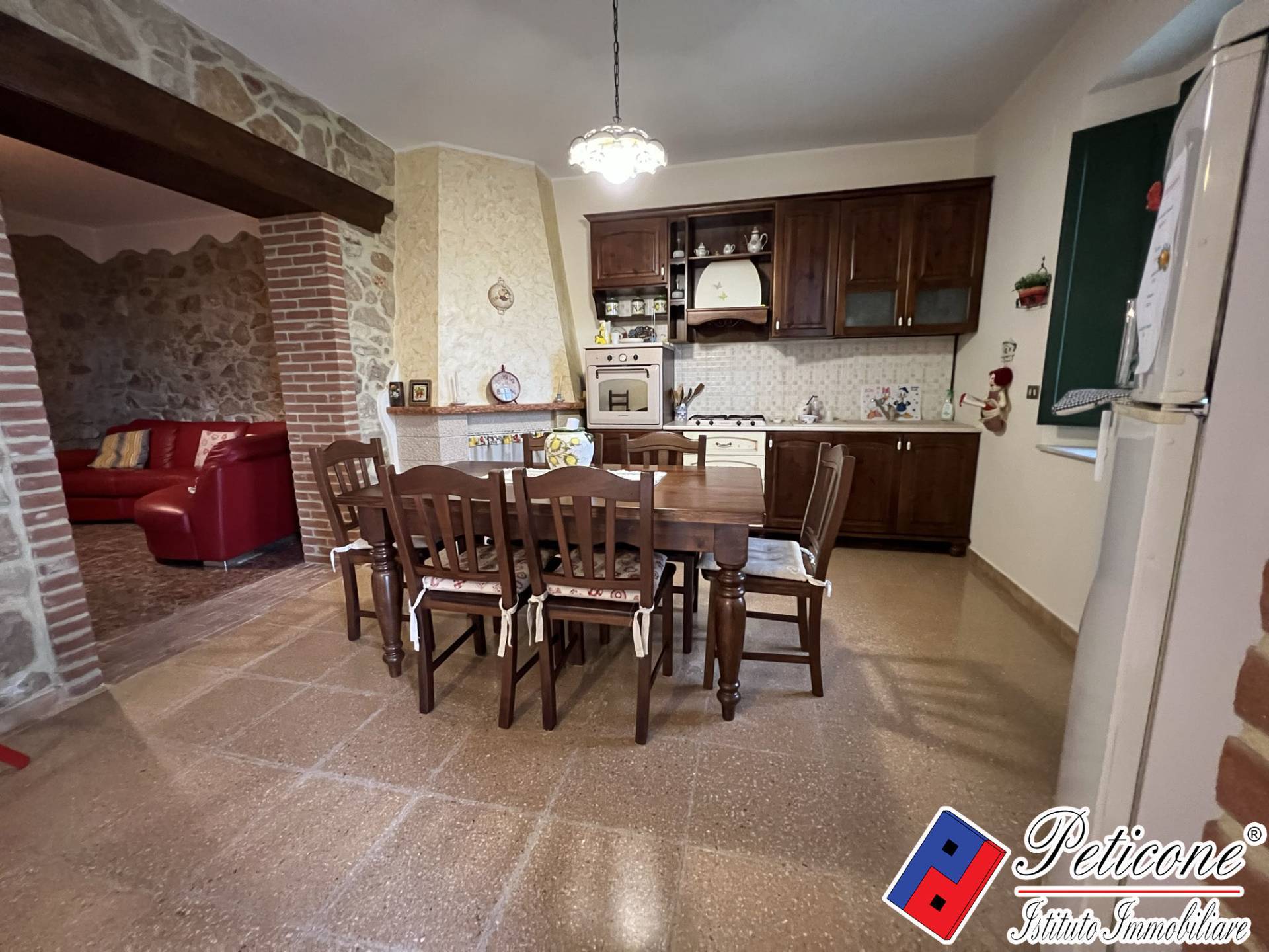 Stabile-Palazzo in vendita a Fondi, San Magno