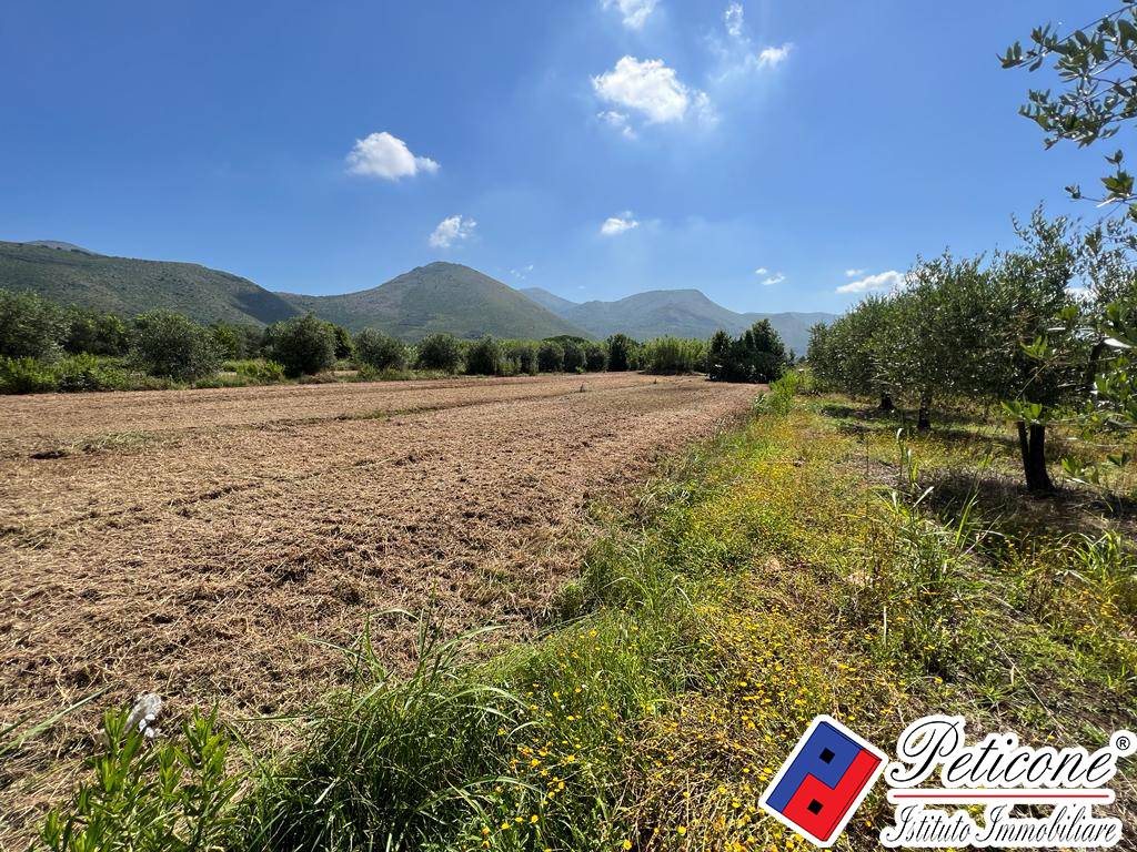 Stabile-Palazzo in vendita a Fondi, Semicentro