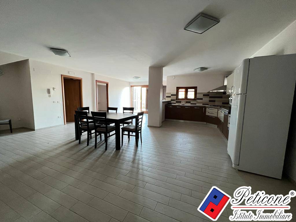 Villa in vendita a Lenola, Semicentro