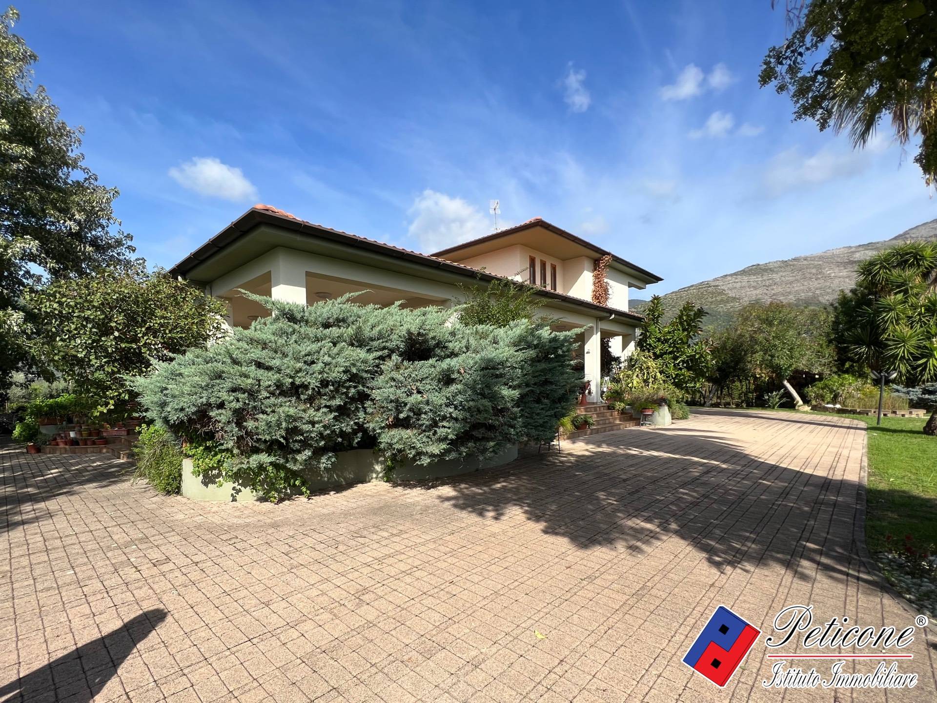 Villa in vendita a Fondi