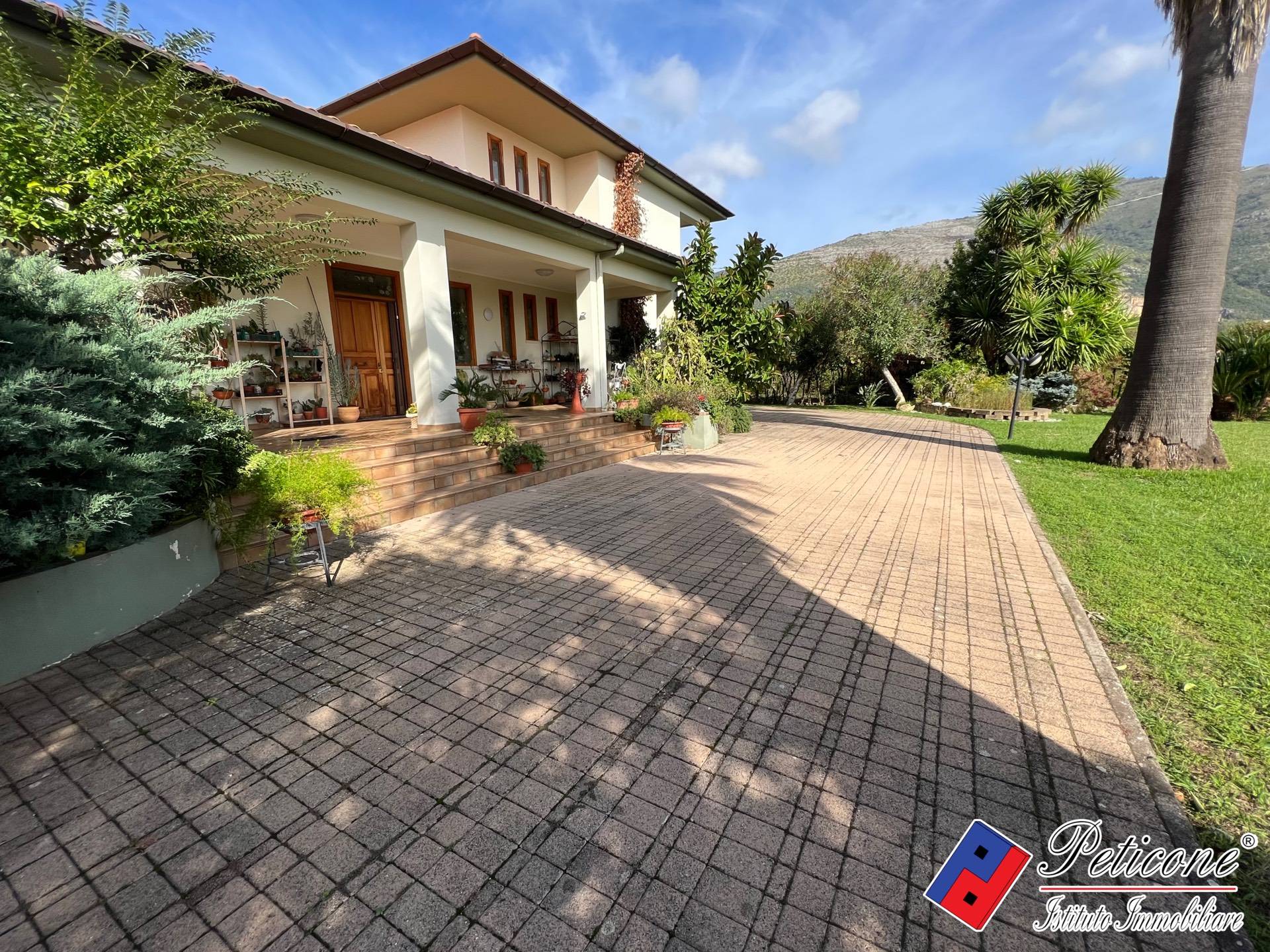 Villa in vendita a Fondi