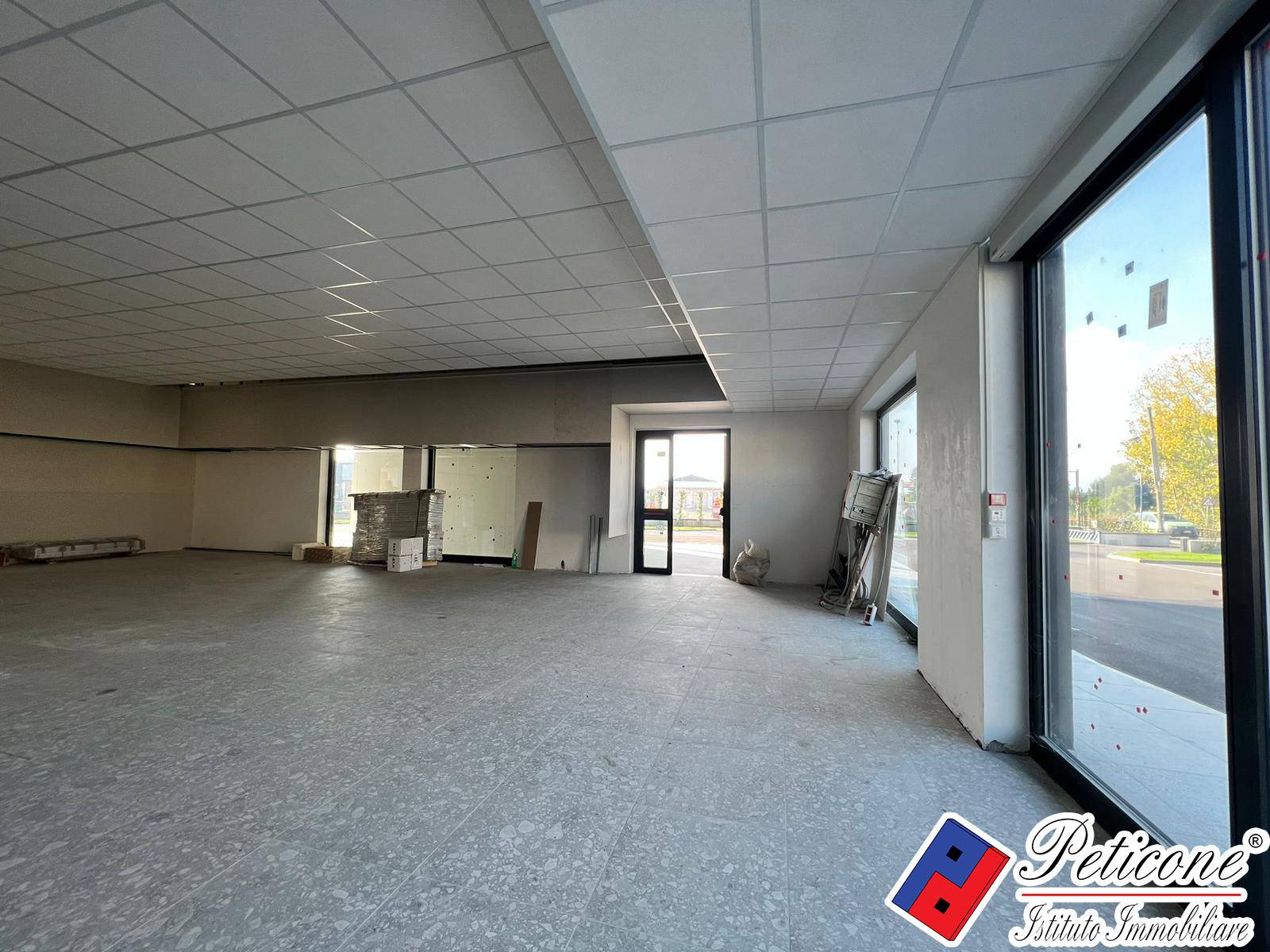 Locale in affitto a Fondi, Centro