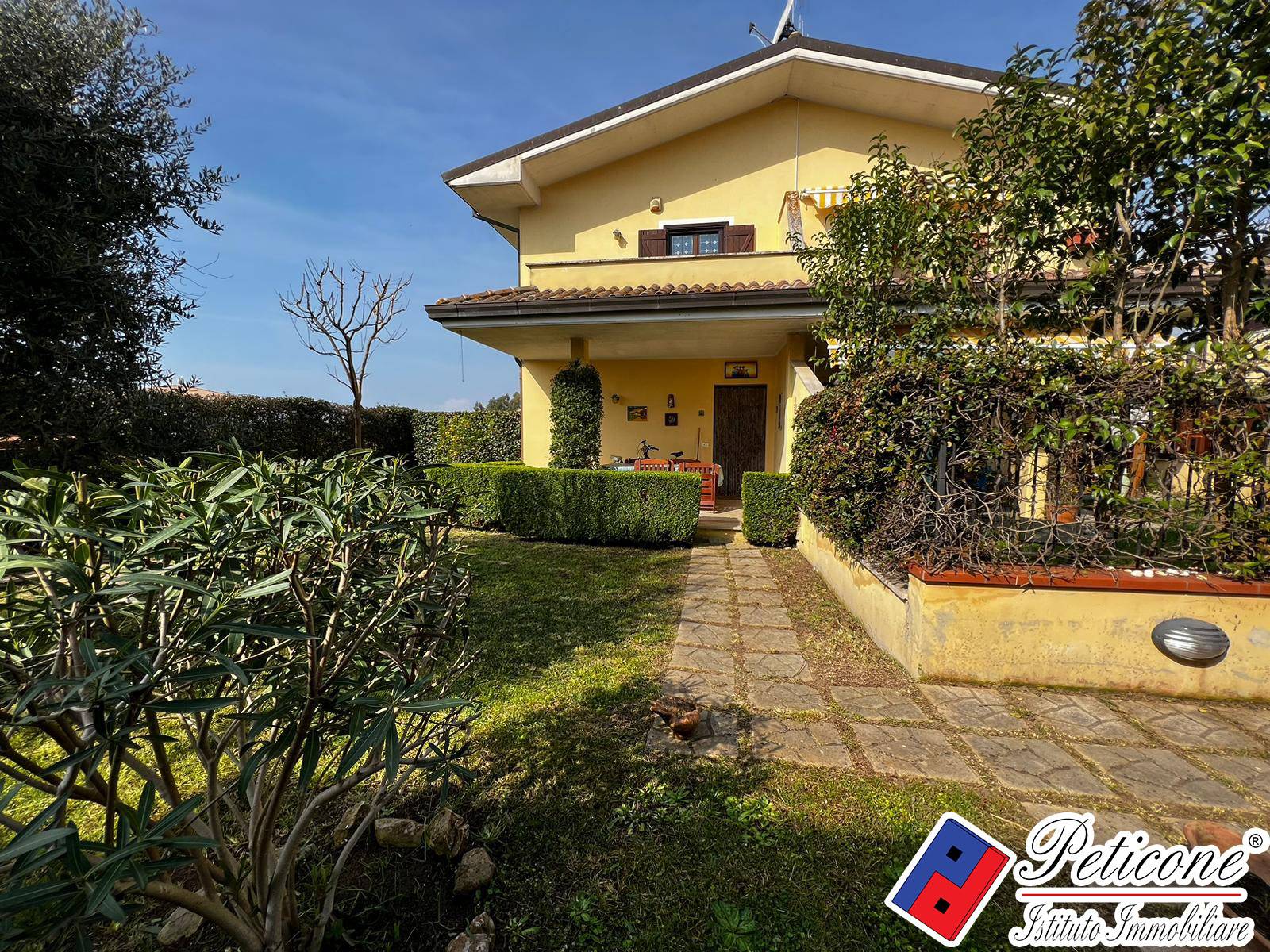 Villa in vendita a Fondi, Marina di Fondi