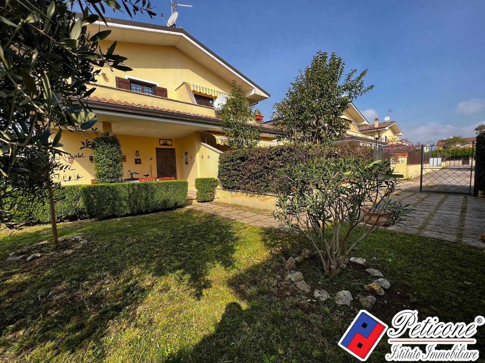 Villa in vendita a Fondi, Marina di Fondi