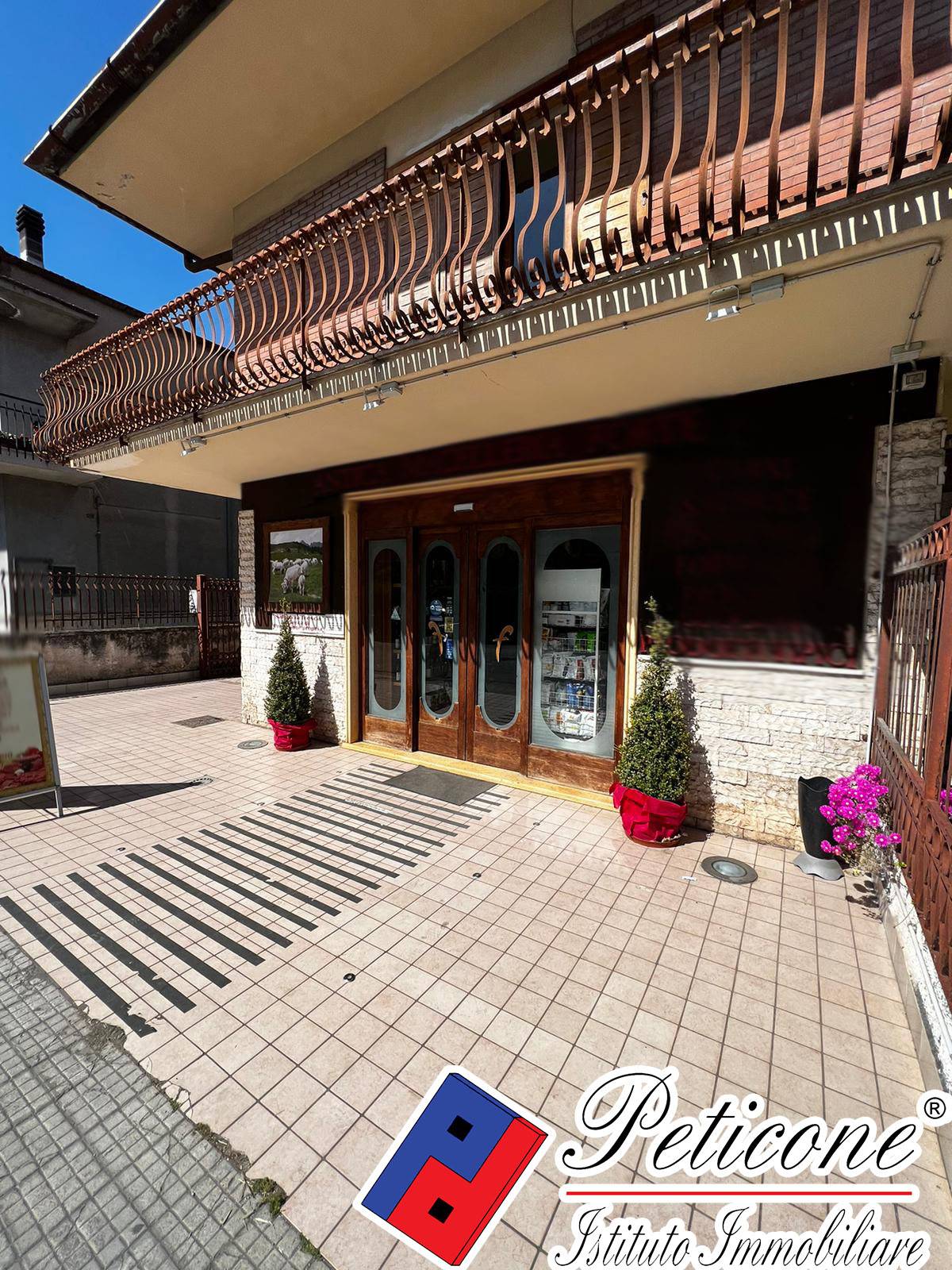 Locale in vendita a Fondi, Centro